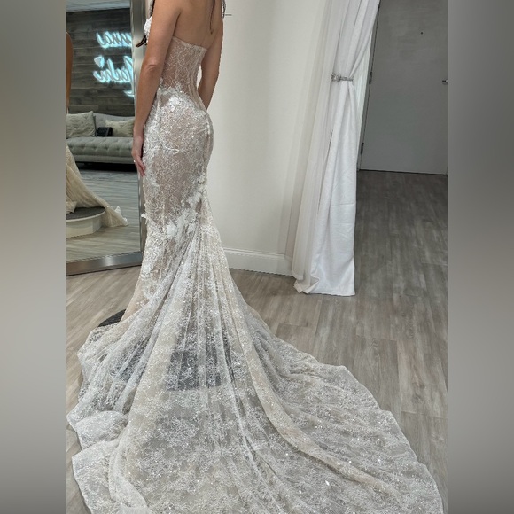 Berta Wedding Gown - Picture 3 of 8